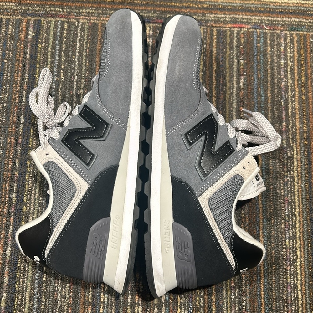 New Balance 574 Size 10 - Picture 3 of 5